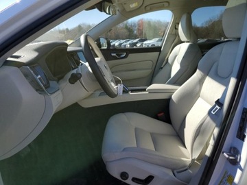 Volvo XC60 II 2024 Volvo XC 60 Plus, 2024r., 4x4, 2.0L 2.0 Benzyna 247KM, zdjęcie 7