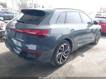 Audi Q8 2024 Audi Q8 E-Tron Premium Plus Quattro 2024 Elektryczny 355KM, zdjęcie 5