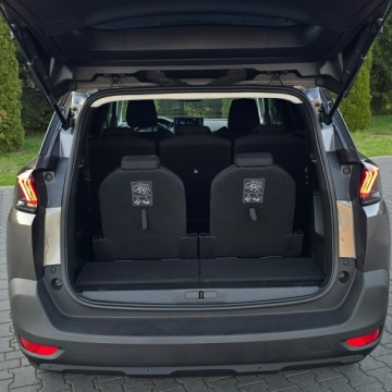 Peugeot 5008 II Crossover Facelifting 1.2 PureTech 130KM 2021 Peugeot 5008 II 1.2 Benzyna 130KM 7 foteli, Serwis, zdjęcie 18