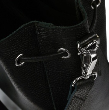 Czarna torebka skórzana damska worek must have