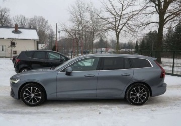 Volvo V60 I Kombi Facelifting 2.0 D3 DRIVE-E 150KM 2018 Volvo V60 Volvo V60 D3 Momentum 2.0 Diesel 150KM, zdjęcie 2