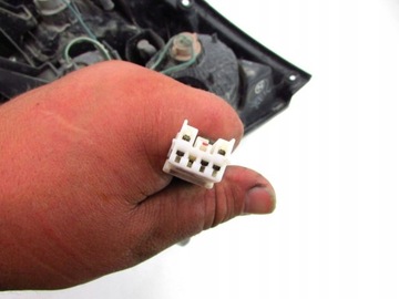 MITSUBISHI OUTLANDER 1 SVĚTLO PRAVÝ ZADNÍ EVROPA 02-06R