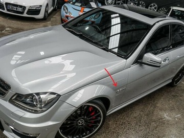 6.3 Эмблема Mercedes AMG C63 S63 (пара)