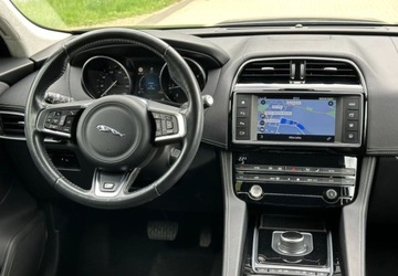 Jaguar F-Pace 2017 Jaguar F-Pace Jaguar F-Pace D200 AWD R-Dynamic HSE 90th Anniversary Edition, zdjęcie 8