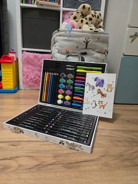 ХУДОЖЕСТВЕННЫЙ НАБОР ДЛЯ РАСКРАСКИ ЧЕМОДАНА мелки, фломастеры, краски, пластик