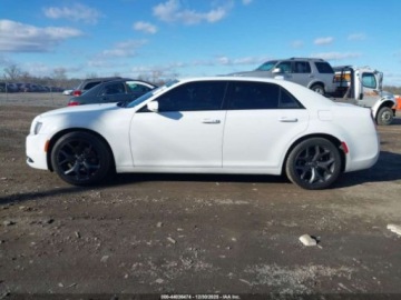 Chrysler 300C II 2023 Chrysler 300s 2023 3.6 Benzyna 300KM, zdjęcie 2