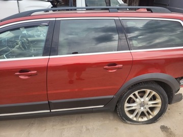 DVEŘE LEVÝ ZADNÍ VOLVO XC70 2008-2015 KÓD KOLRU 702-46