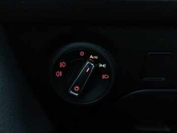 Seat Leon III Hatchback Facelifting 1.5 EcoTSI 130KM 2018 Seat Leon full LED klima auto tempomat, zdjęcie 32