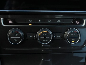 Volkswagen Golf VII Hatchback 3d Facelifting 1.5 TSI BMT 130KM 2018 Volkswagen Golf rata brutto od 799 zł / m-c Kli, zdjęcie 21