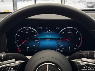 Mercedes Klasa E W213 Limuzyna Facelifting 2.0 E220d 194KM 2021 Mercedes-Benz E 220 4-Matic AMG/Avantgarde / 1 wła, zdjęcie 14