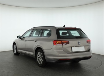 Volkswagen Passat B8 Variant 2.0 TDI BlueMotion SCR 150KM 2019 VW Passat 2.0 TDI, Salon Polska, 1. Właściciel, zdjęcie 3