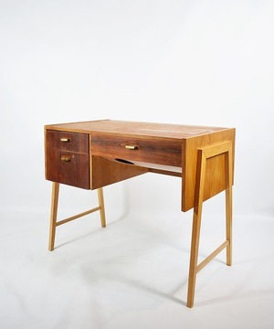 Стол 1960-х годов.