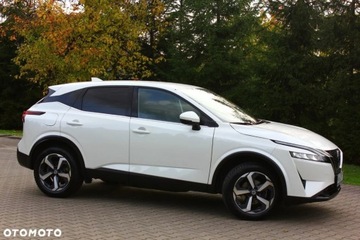 Nissan Qashqai III Crossover 1.3 DIG-T MHEV 140KM 2022 Nissan Qashqai Nissan Qashqai 1.3 DIG-T N-Connecta EU6d 1.3 Benzyna 140KM, zdjęcie 2