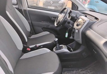 Toyota Aygo II Hatchback 5d 1.0 VVT-i 69KM 2017 Toyota Aygo 122017r, 1.0 Benzyna. Uszkodzony przod i lewy bok. Jezdzi., zdjęcie 6