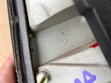 LEVÝ SVĚTLO ZADNÍ OPEL VECTRA B 90568047
