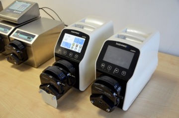 ПЕРИСТАЛЬТИЧЕСКИЙ НАСОС СЕРИИ F6, НАПОЛНИТЕЛЬ