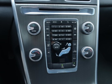 Volvo XC60 I SUV Facelifting 2.0 D4 DRIVE-E 190KM 2015 Volvo XC60 D4, 187 KM, Automat, Skóra, Navi, zdjęcie 11