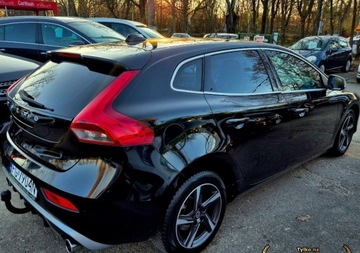Volvo V40 II Hatchback Facelifting 2.0 D3 150KM 2016 VOLVO V40 R-Desing, zdjęcie 6