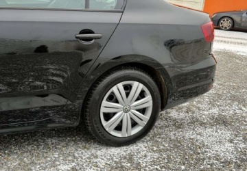 Volkswagen Jetta VI Sedan Facelifting 2.0 TDI 110KM 2016 Volkswagen Jetta Volkswagen Jetta 2.0 TDI DPF BMT Comfortline 2.0 Diesel, zdjęcie 24