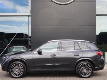 Mercedes GLC C254/X254 Coupe 2.0 300 258KM 2025 MERCEDES-BENZ GLC 300 4-Matic AMG Line 2.0 (258KM) 2025, zdjęcie 1