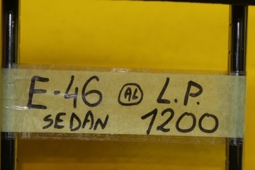 PODHLAVNÍK SEDADLA LEVÝ PŘEDNÍ BMW E46
