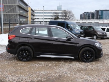 BMW X1 F48 Crossover xDrive18d 150KM 2017 BMW X1 xDrive18d, Salon Polska, Serwis ASO, 4X4, zdjęcie 3