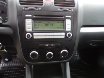 Volkswagen Jetta V 1.6 FSI 115KM 2006 VOLKSWAGEN JETTA 1.6 BENZ ZAMIANA Z NIEMIEC, zdjęcie 15