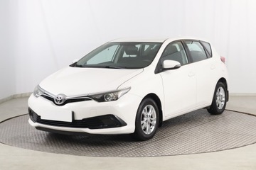 Toyota Auris II Hatchback 5d Facelifting 1.33 Dual VVT-i 99KM 2016 Toyota Auris 1.3 Dual VVT-i, Salon Polska, zdjęcie 1