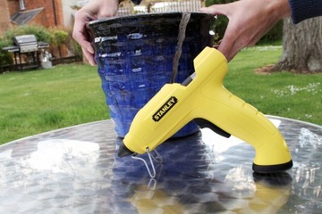 Аккумуляторный клеевой пистолет STANLEY GR90R 25 Вт