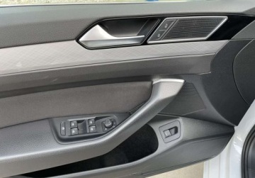 Volkswagen Passat B8 Variant Facelifting 2.0 TSI 190KM 2022 Volkswagen Passat 2.0TSI 190KM DSG Business salon Polska 1wl serwis grzana, zdjęcie 22