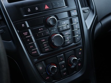 Opel Astra J Hatchback 5d Facelifting 1.6 Twinport ECOTEC 115KM 2015 Opel Astra 1.6 16V, Salon Polska, GAZ, Klima, zdjęcie 14