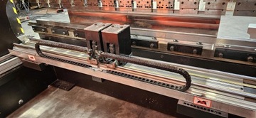 AMADA HFBO 100 t x 3100 8-осевой листогибочный пресс с ЧПУ