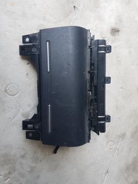 POPIELNICZKA AUDI A4 B7 8E0857951