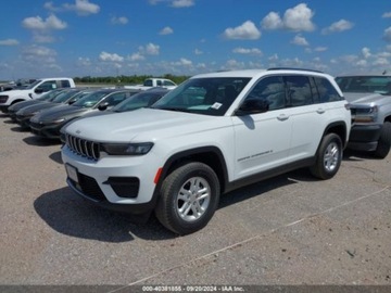 Jeep 2023 Jeep Grand Cherokee Laredo 2023 3.6l 3.6 Benzyna 293KM, zdjęcie 2