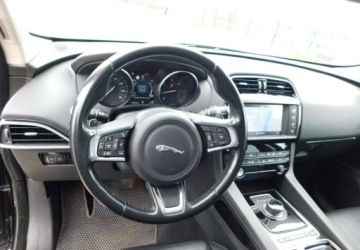 Jaguar F-Pace SUV 2.0 i4D 180KM 2020 Jaguar F-Pace 2.0D 180PS 4x4AWD z Gwarancja Bezwypadkowy 2.0 Diesel 180KM, zdjęcie 16