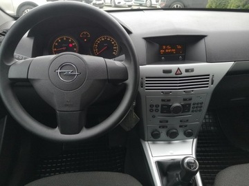 Opel Astra J Hatchback 5d 1.6 Twinport ECOTEC 115KM 2009 Opel Astra 1.6 16V 116KM Klimatyzacja Elektryka, zdjęcie 13