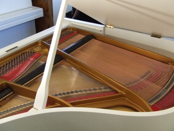 Fortepian Grotrian Steinweg 140 cm, biały