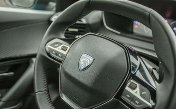 Peugeot 2008 II SUV Facelifting 1.2 PureTech 130KM 2024 Peugeot 2008 PureTech 130 Allure SS EAT8 SalonPL Niski Przebieg Od Reki Za, zdjęcie 29