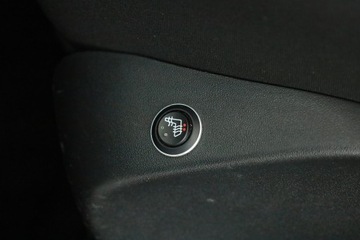 Peugeot 2008 I SUV Facelifting 1.2 PureTech 82KM 2017 Peugeot 2008 1.2 PureTech, Navi, Klima, Tempomat, zdjęcie 9