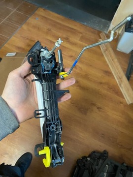 KLIKA LEXUS IS 2014 R LEVÝ PŘEDNÍ KOMPLET