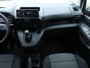 Toyota Proace City Furgon Standard 1.5 D-4D 102KM 2021 Toyota ProAce City Verso 1.5 D-4D, Salon Polska, zdjęcie 7