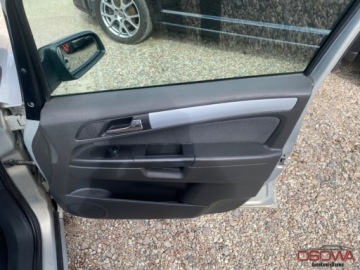 Opel Zafira B 1.9 CDTI ECOTEC 100KM 2005 Opel Zafira 1.9cdti 7 osobowa nowy pt nowe tarcze nowe opony auto do jaz, zdjęcie 24