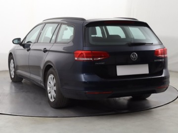 Volkswagen Passat B8 Variant 2.0 TDI BlueMotion SCR 150KM 2016 VW Passat 2.0 TDI, Salon Polska, Serwis ASO, zdjęcie 3