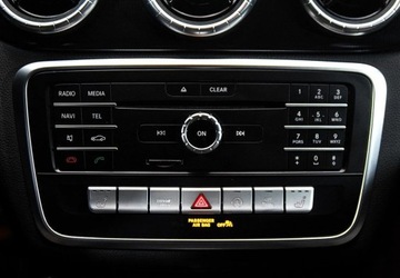 Mercedes CLA C117 Shooting Brake Facelifting 1.6 180 122KM 2018 Mercedes-Benz CLA 1.6 benzyna _ 122 KM _ 1.6 Benzyna 122KM, zdjęcie 18