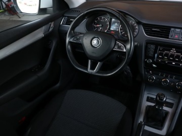 Skoda Octavia III Liftback 1.4 TSI  150KM 2016 Skoda Octavia 1.4 TSI, Salon Polska, Klima, zdjęcie 6