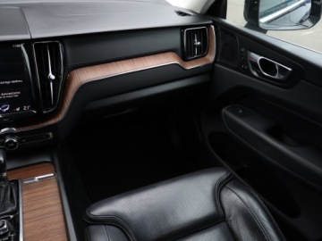 Volvo XC60 II Crossover D4 190KM 2019 Volvo XC60 D4, Salon Polska, Serwis ASO, 187 KM, zdjęcie 7