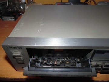 Technics RS-M233X Dolby B C DBX Винтажная кассетная магнитола серебристого цвета!!!