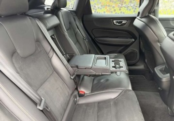 Volvo XC60 II Crossover D4 190KM 2019 Volvo XC 60 Volvo XC 60 D4 R-Design 2.0 Diesel 190KM, zdjęcie 31