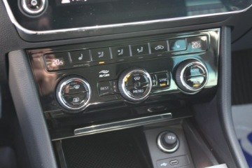 Skoda Superb III Kombi Facelifting 2.0 TDI SCR 150KM 2022 Škoda Superb Skoda Superb Style DSG Kamera, zdjęcie 30