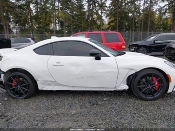 Toyota 2025 Toyota GR86 Premium, 2025r., 2.4L 2.4 Benzyna 228KM, zdjęcie 4